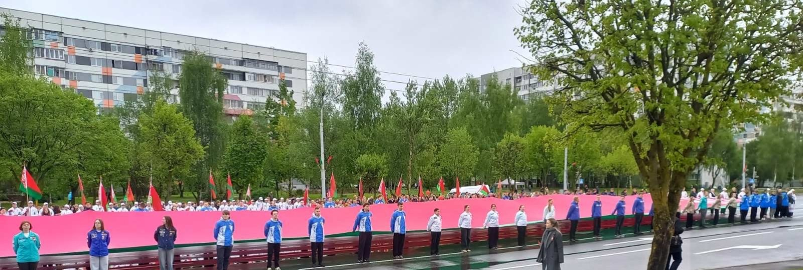 Налоговые органы Витебской области приняли участие в мероприятиях, приуроченных к празднованию Дня Государственного флага, Государственного герба, Государственного гимна Республики Беларусь.